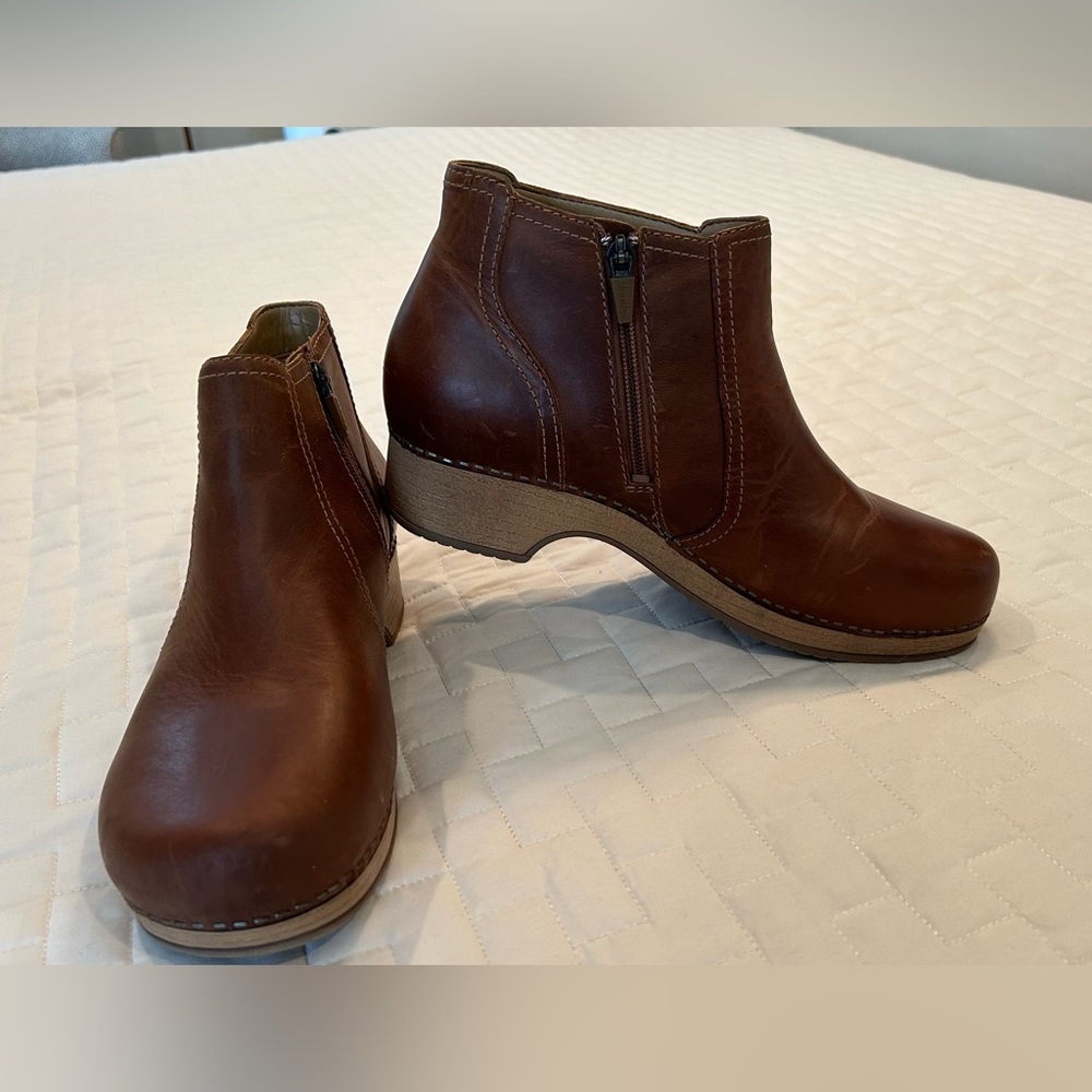 Dansko Maria Booties, like new